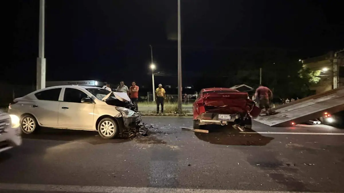 Choque en Av. Constituyentes, Celaya5