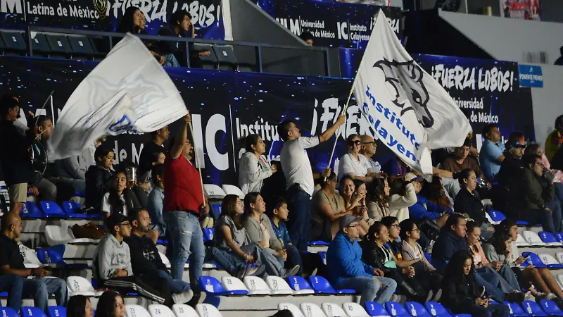 Aficionados en el estadio