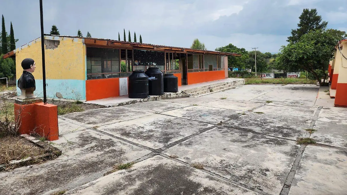 Escuela será reubicada 