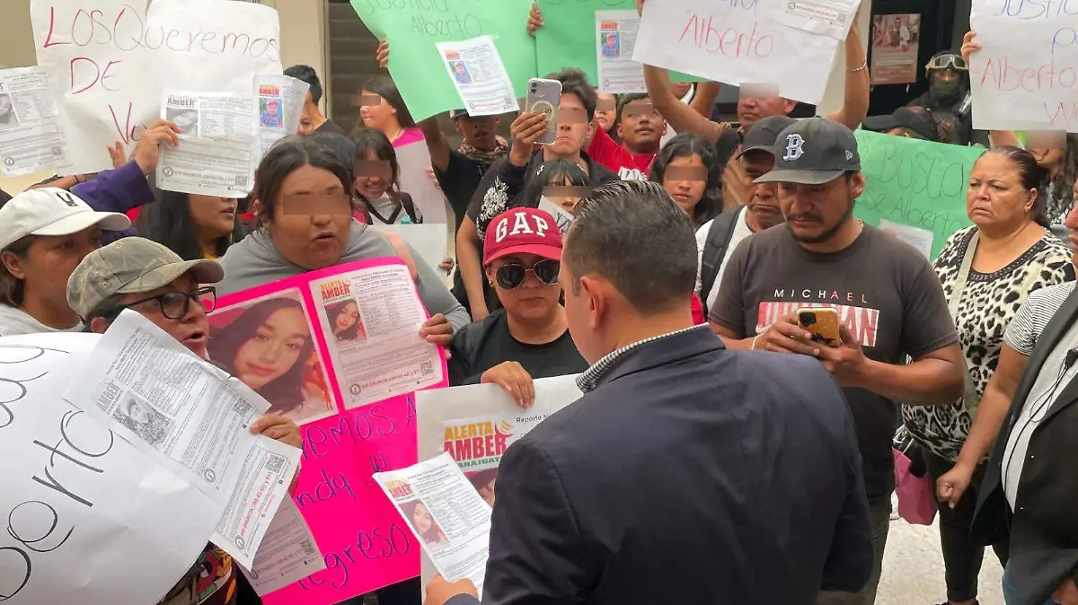 Alcalde de Cortazar con familias de jóvenes desaparecidos2