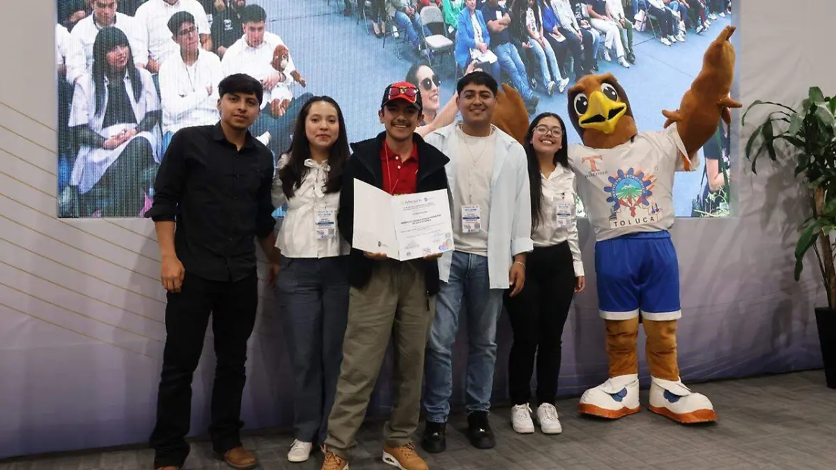 Estudiantes del ITESS ganan el primer lugar en  InnovaTecNM 2025