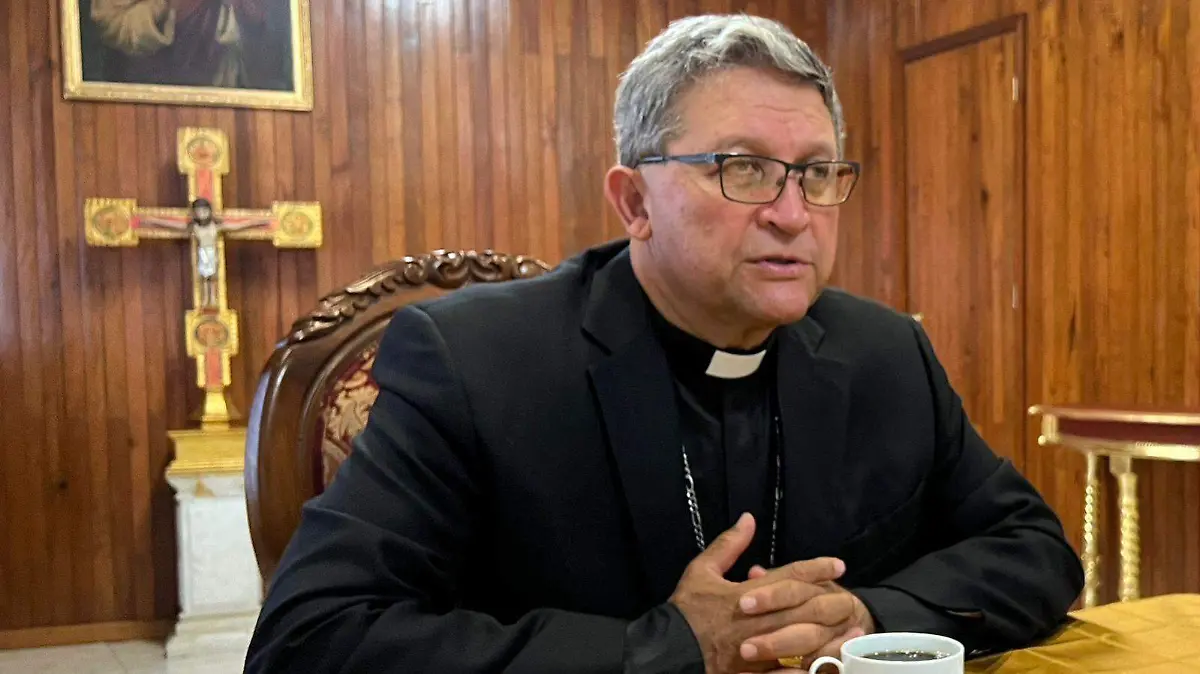 El obispo de la Diócesis de Celaya, Víctor Alejandro Aguilar Ledesma, comenta que la mejor presentación deben de tener los miembro del ayuntamiento es su trabajo con sensibilidad social