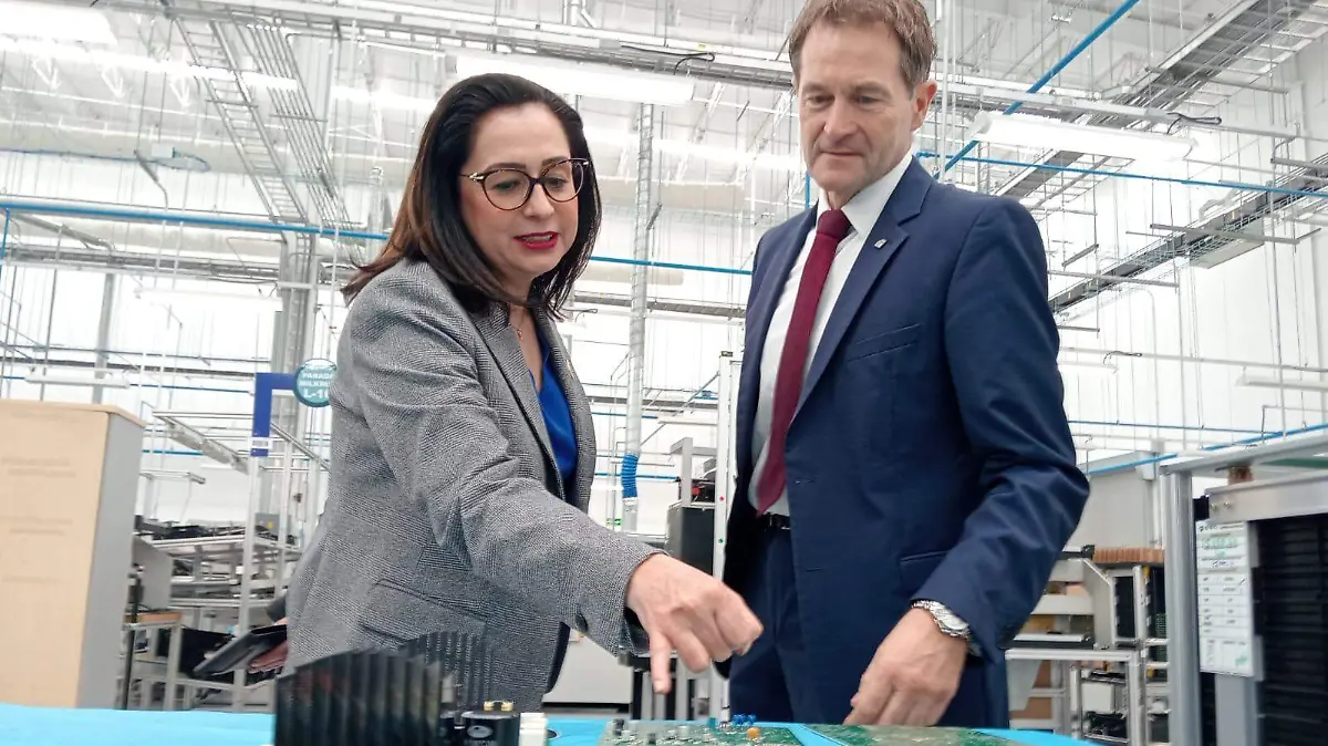 La secretaria de Economía, Claudia Cristina Villaseñor Aguilar