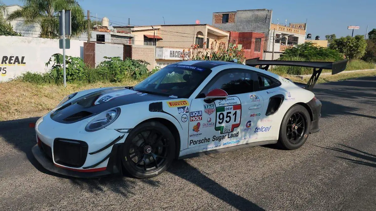 Más de 70 vehículos deportivos pasaron por Acámbaro