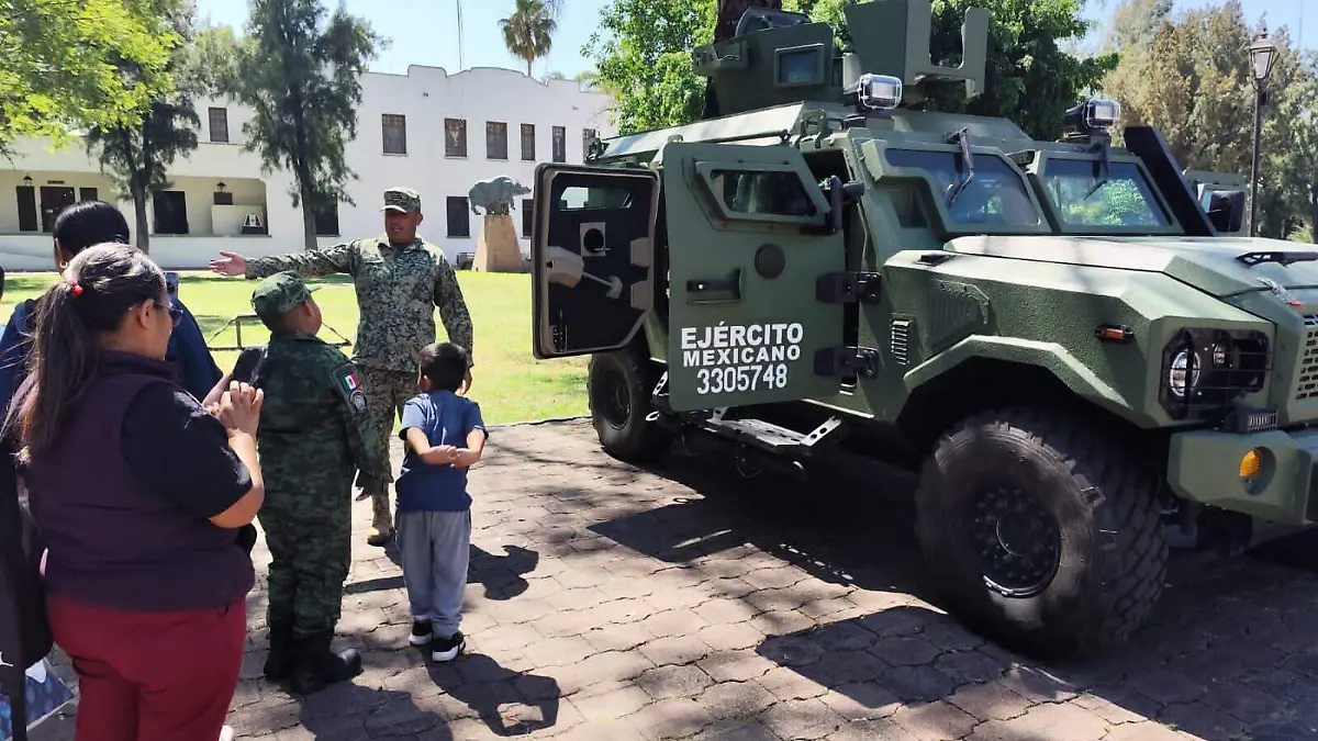 Conoció y se subió a los vehículos del Ejército Mexicano 