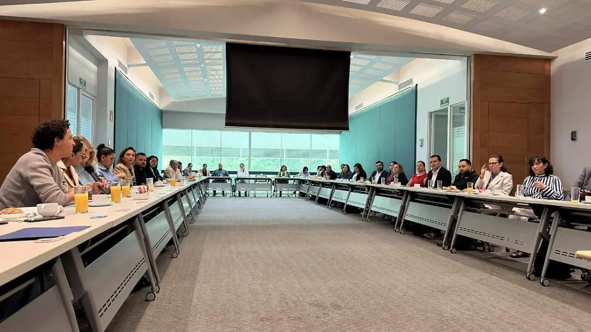 Decenas de empresarios asistieron.