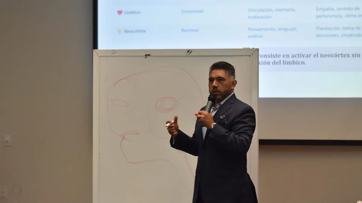 Por su parte Carlos explicó 