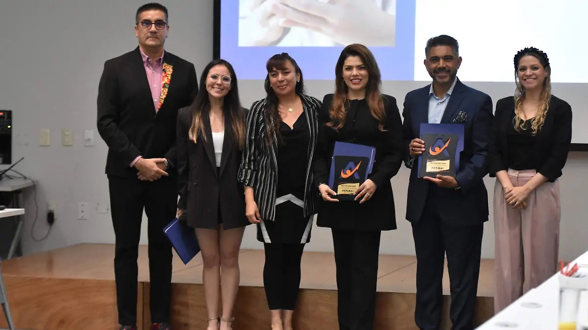 Al final se reconoció a los ponentes.