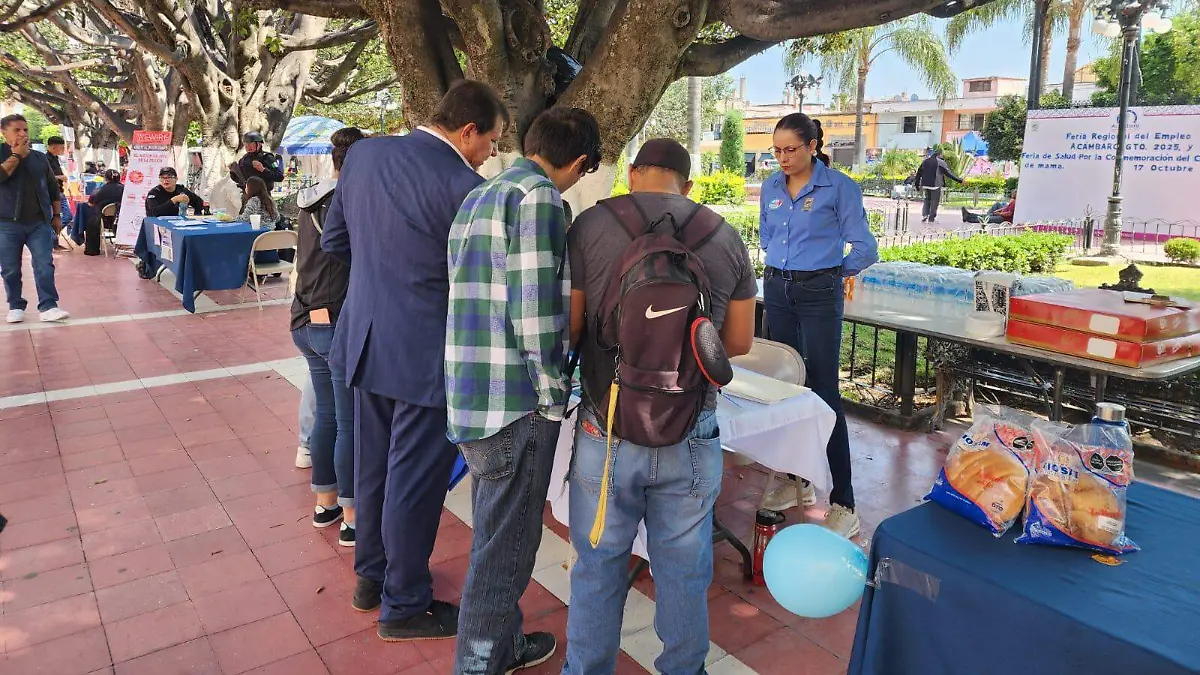 Las empresas ofertaron cerca de 400 puestos.