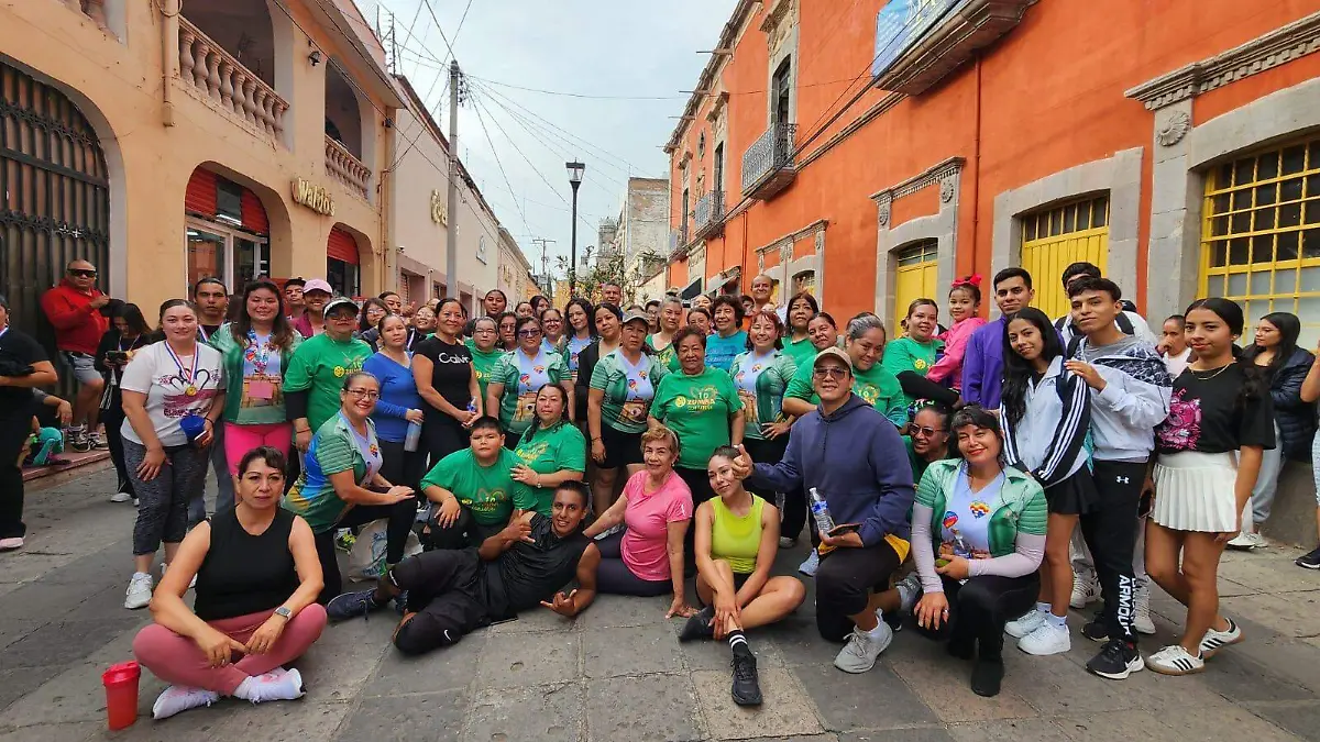 Participaron cientos de personas. 