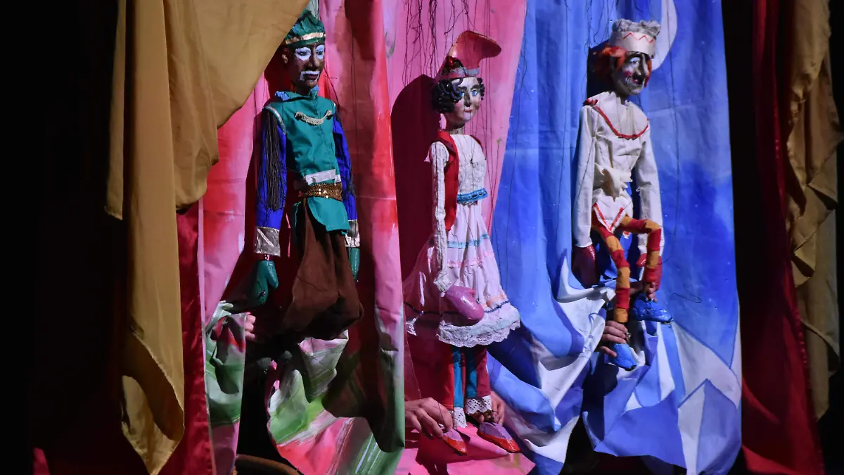 Per Poc presenta Petrushka en Celaya como parte del FIC