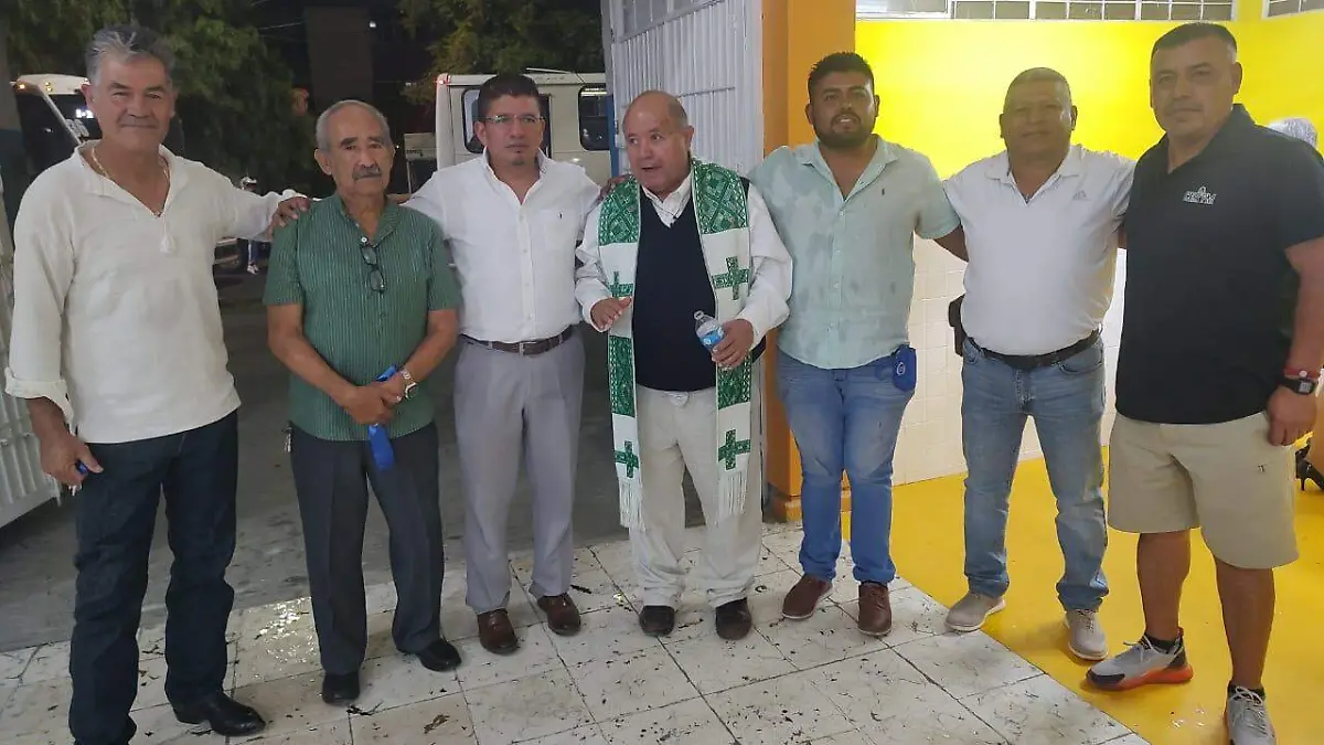 Reabren salón de “La Liga” en Celaya (2)