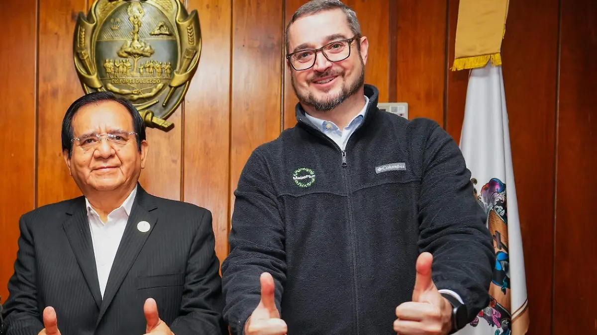 Presidente municipal de Celaya, Juan Miguel Ramírez Sánchez y Roberto Gottfried, director general de MegaFlux 