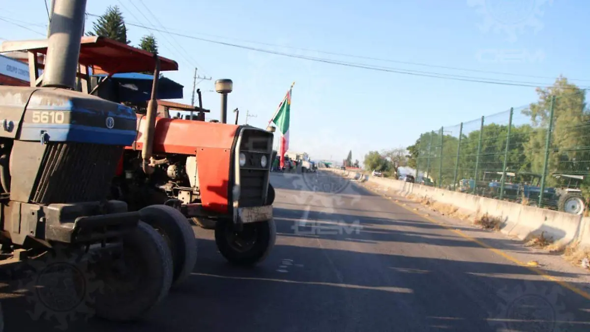 Bloqueo carretero en la Celaya-Salvatierra (2)
