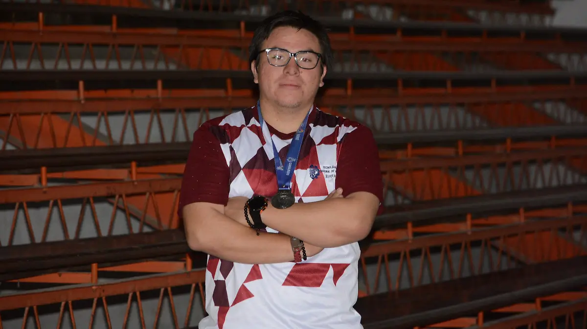 En diciembre presenta examen de cambio de cinta.