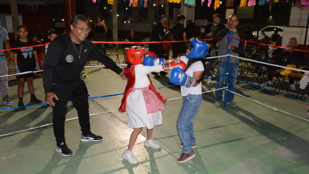 Niñas se animan a participar en box