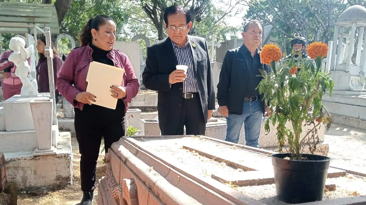 Tumbas de personajes célebres en el Panteón Norte de Celaya (3)