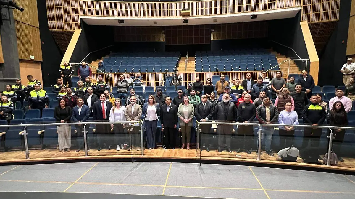 Asistiendo, diputados y diputadas del congreso, así como autoridades de distintos puntos del Estado de Guanajuato