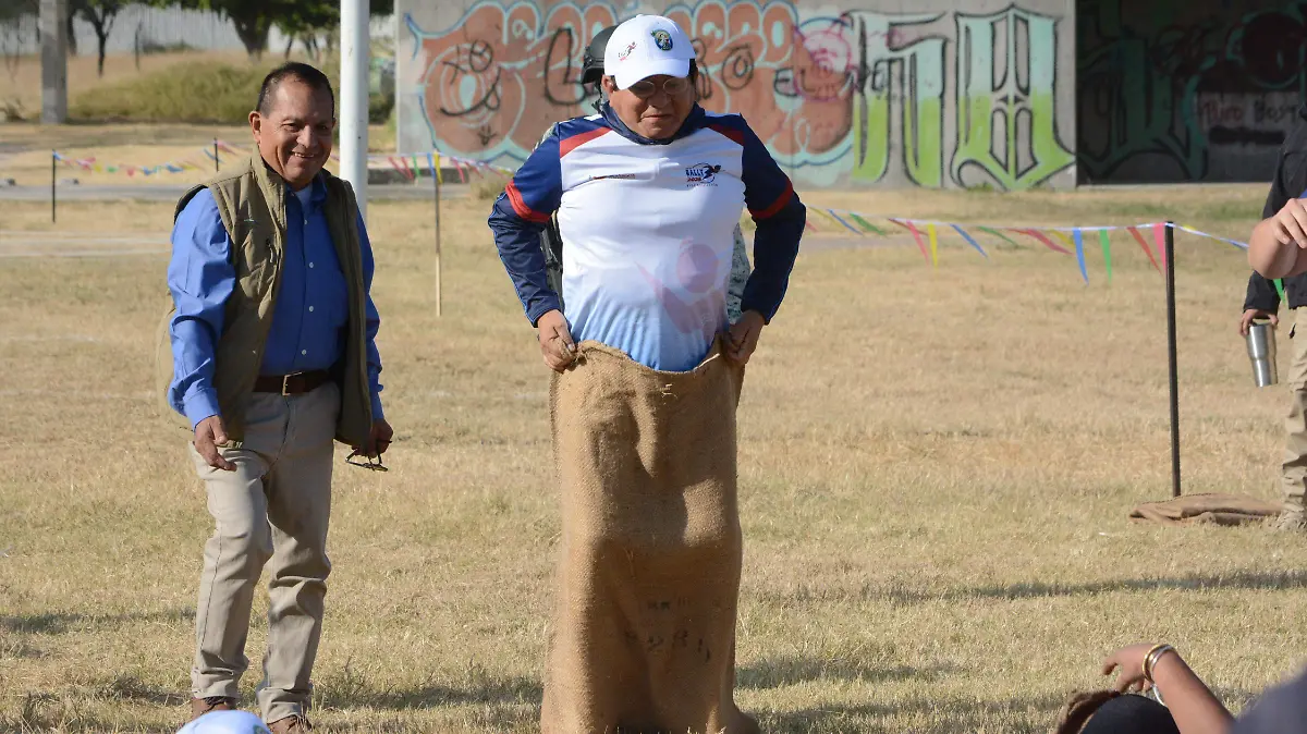 Juan Miguel Ramírez, alcalde de esta ciudad se dio un tiempo para participar.