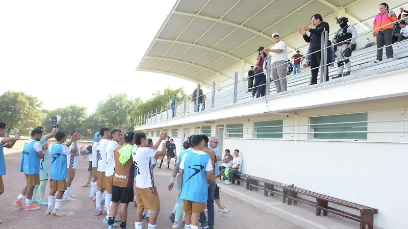 Fueron a saludar al alcalde Juan Miguel Ramírez.