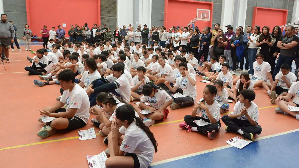 Este campamento reunió a más de 200 atletas. 