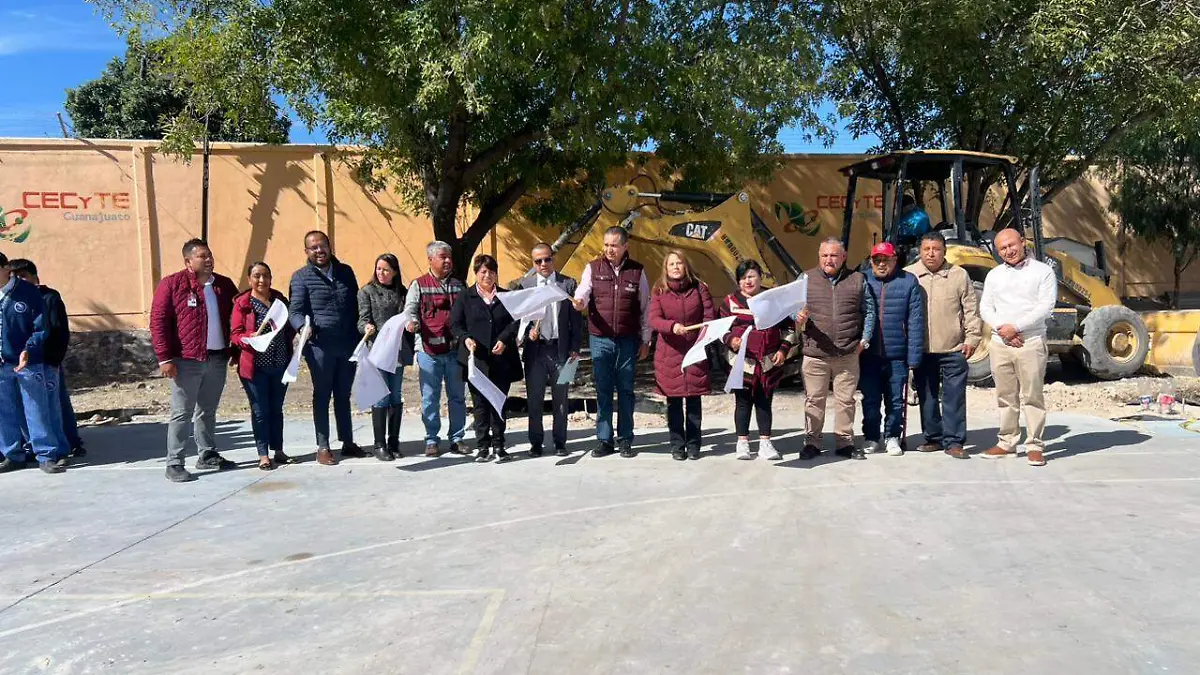 Arrancó la obra de la construcción del techo del CECyTE Comonfort.