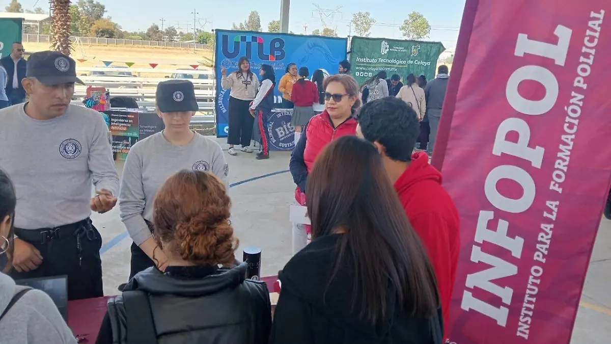 Expo Profesiográfica en Celaya (5)