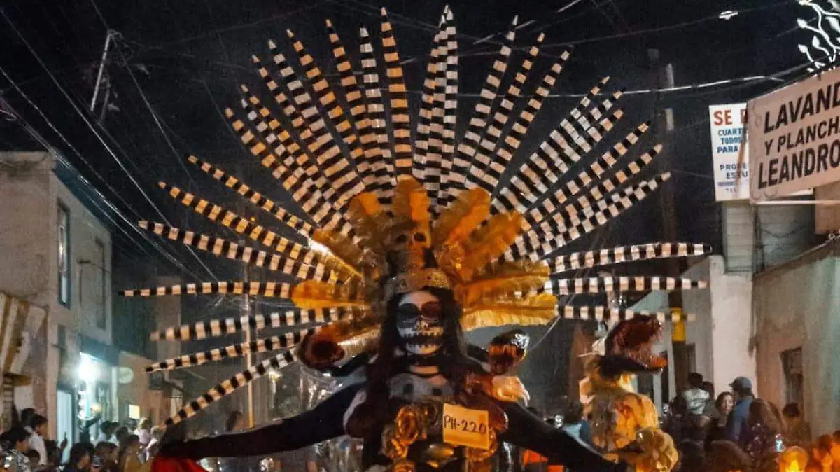 El domingo se realizará el tradicional Paseo de Las Luminarias.