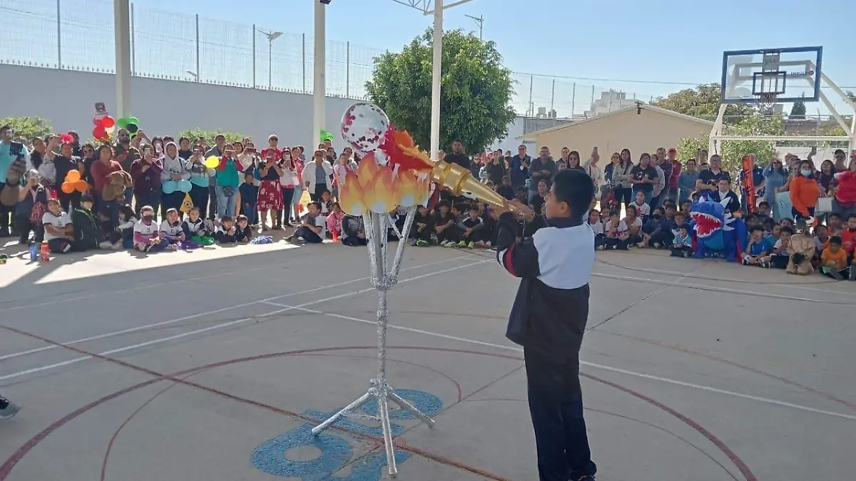 Torneo de Futbol en la primaria José Vasconcelos Celaya (2)