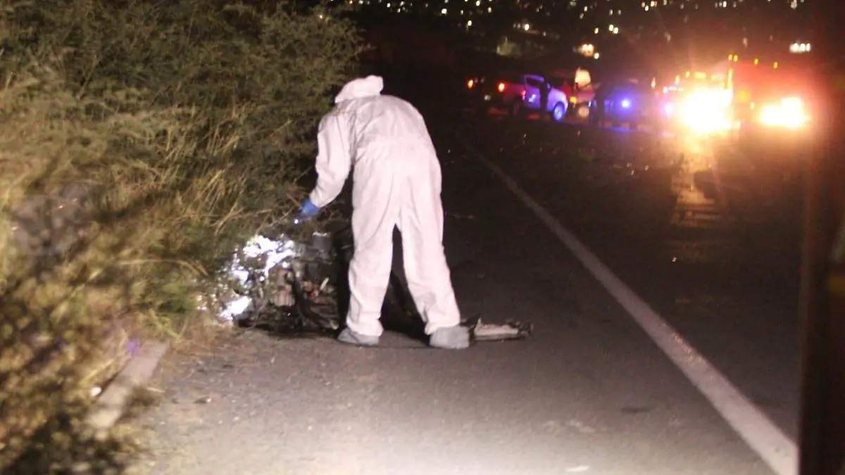 Peritos de la Fiscalía cerraron la carretera