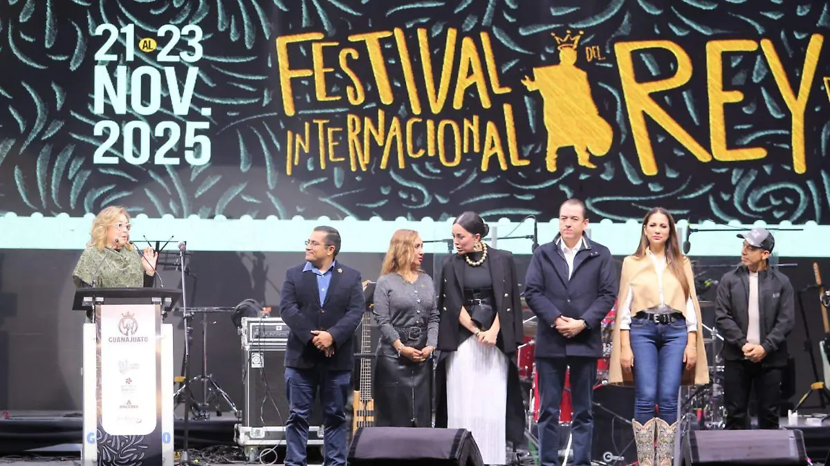 Paloma Jiménez agradeció el cariño del público y adelantó que el próximo año será clave por el centenario del compositor. 