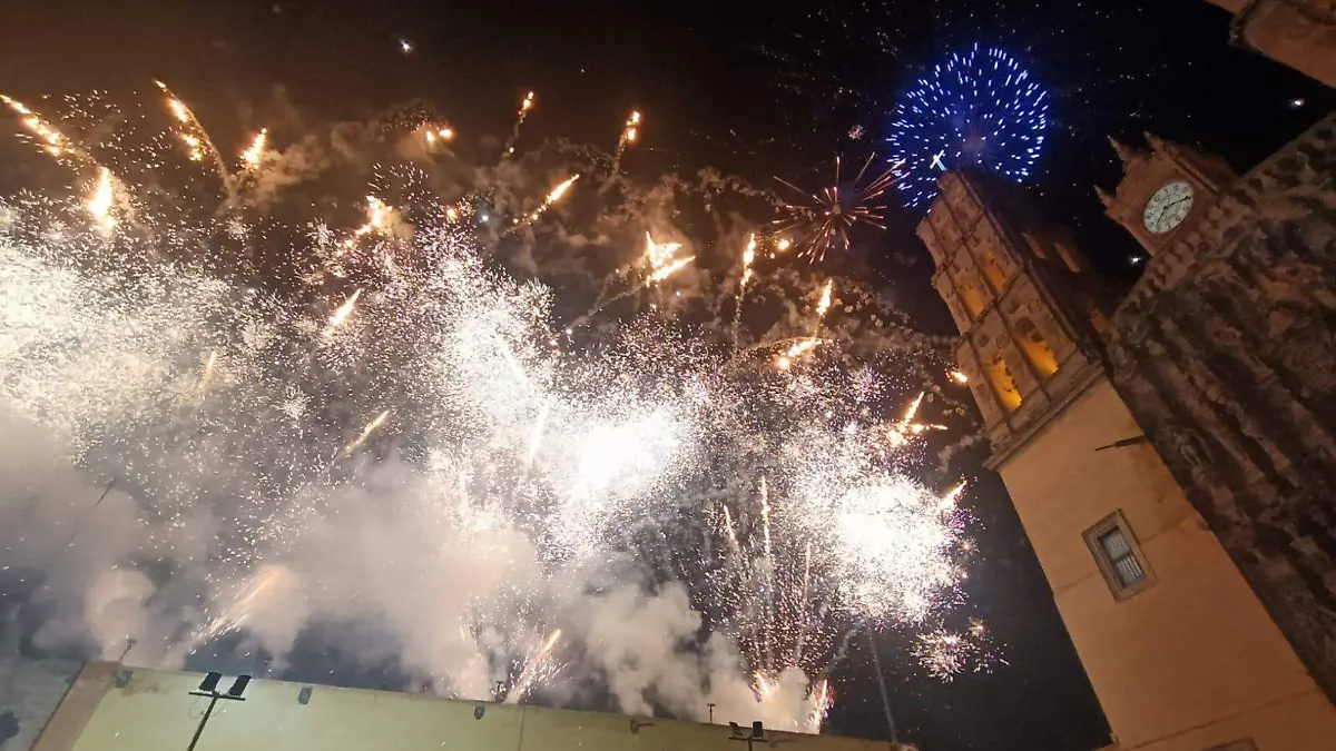 Con pirotecnia cerro la inauguración para dar inicio con las actividades.