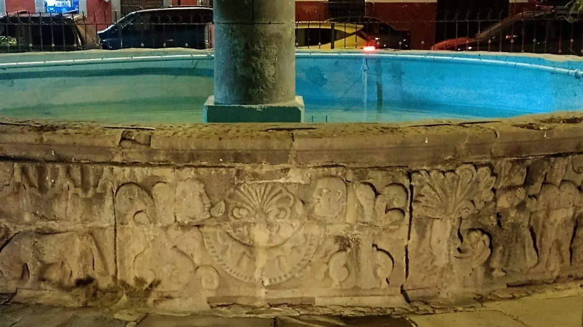 Iluminación monumento La Pila del Águila en Acámbaro 2