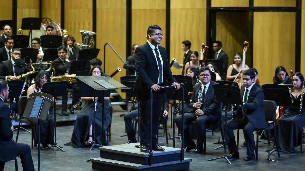 Josué Gutiérrez, director de la Banda Sinfónica del Conservatorio.