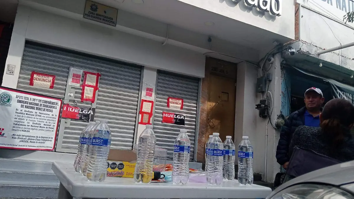 Huelga en el Monte de Piedad Celaya2