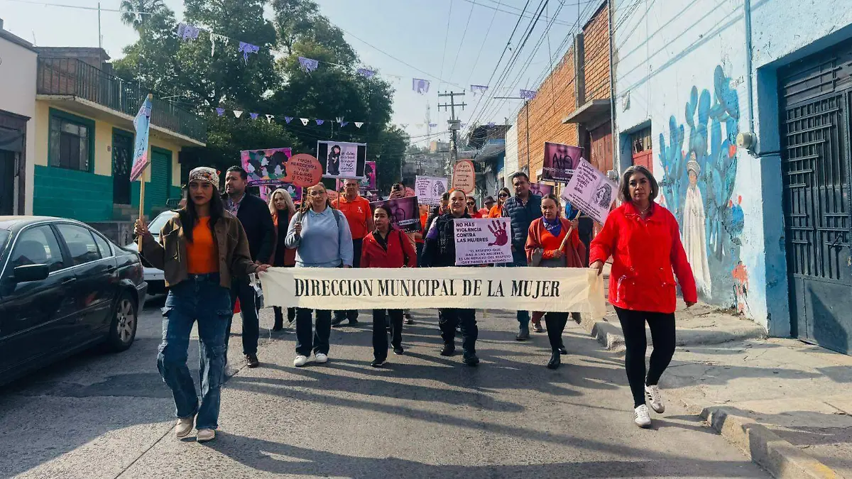 Marcha contra violencia contra la mujer en Acámbaro