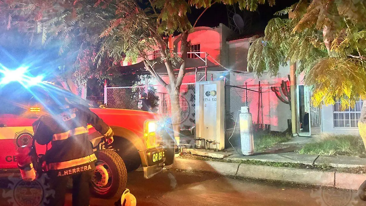 Incendio en casa en Villas del Bajío, Celaya 2