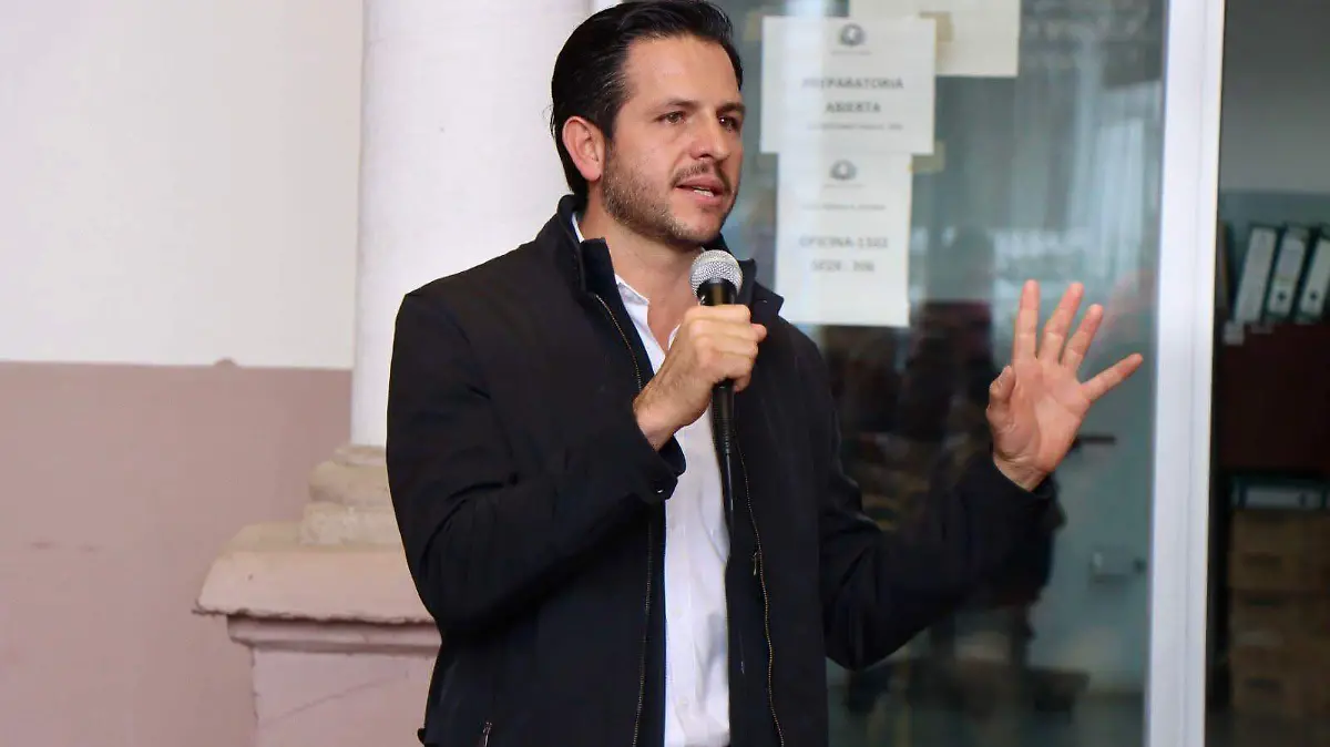 Presidente municipal de Apaseo el Grande José Luis Oliveros