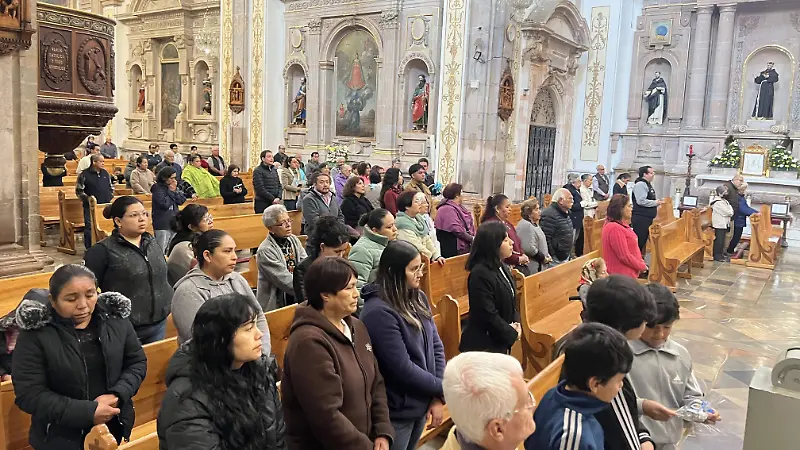 Familias Celayenses y fieles estuvieron presentes en el templo d San Francisco 