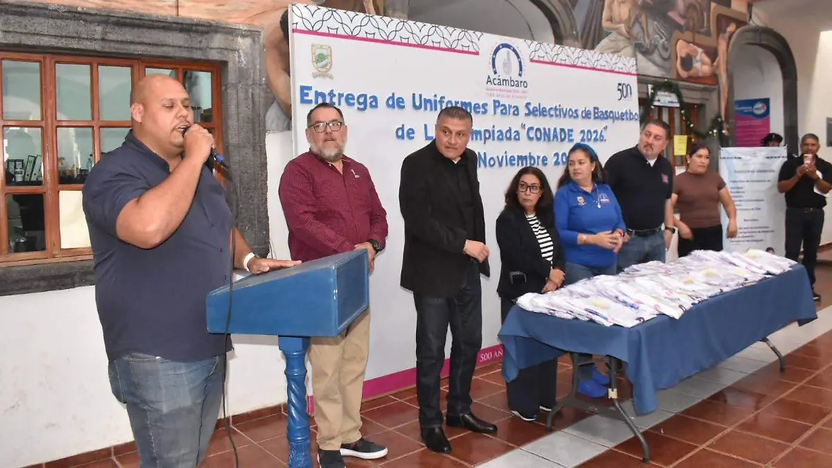 Entregan uniformes en Acámbaro rumbo a la Conade 2026 (2)