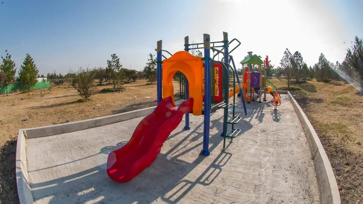 Nuevos módulos de juegos infantiles en el Bosque Deportivo