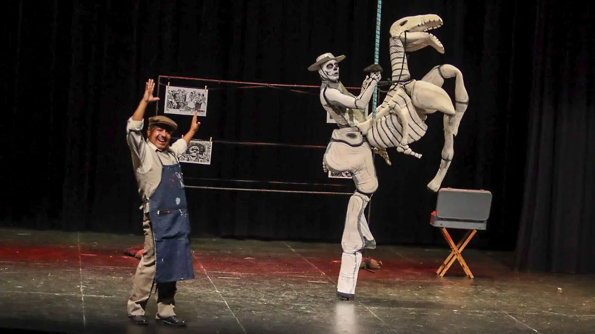 Escena de “Grabados de Posada”, donde la comedia y la melancolía se entrelazan para narrar el pacto entre el artista y la Muerte.