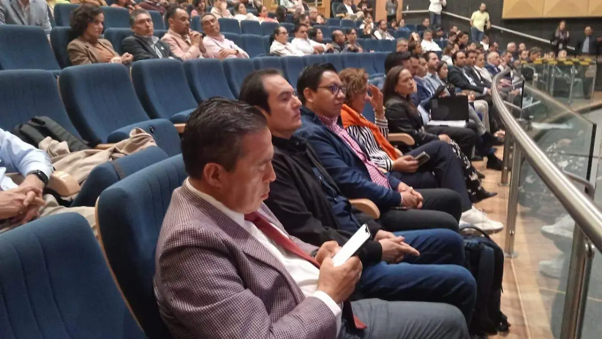 stuvieron presentes  organismos empresariales, sociales, académicos y de profesionistas reunidos 