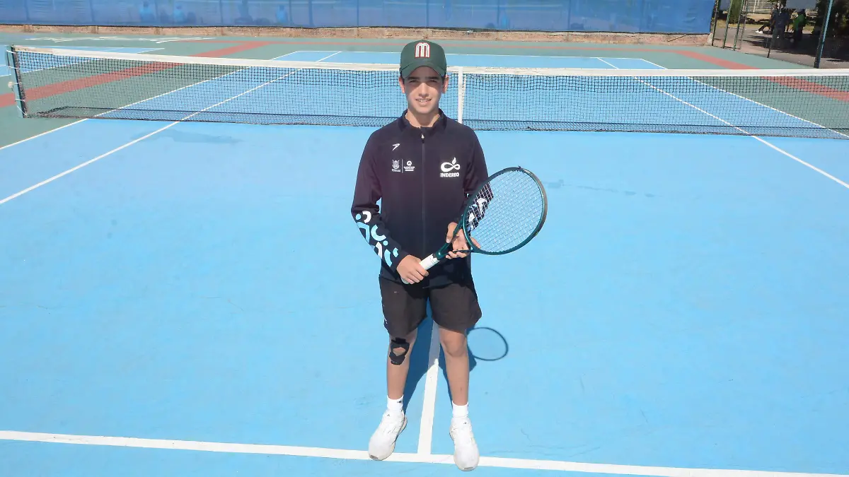 Tiene 5 años practicando tenis.