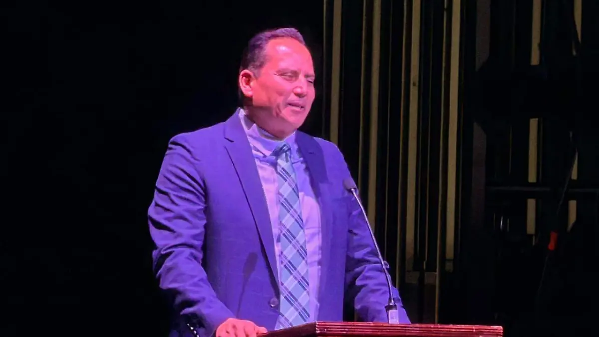 El rector de la universidad brindo emotivas palabras