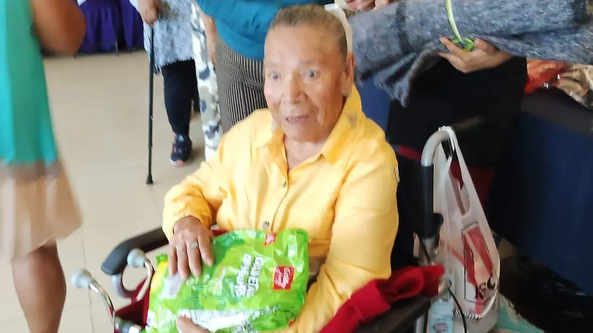 Inició la campaña invernal en el DIF, donde se estima entregar personalmente 5 mil cobijas