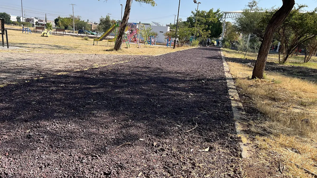 La pista para correr con 600 m² también fue rehabilitada y acomodada para quienes realicen ejercicio