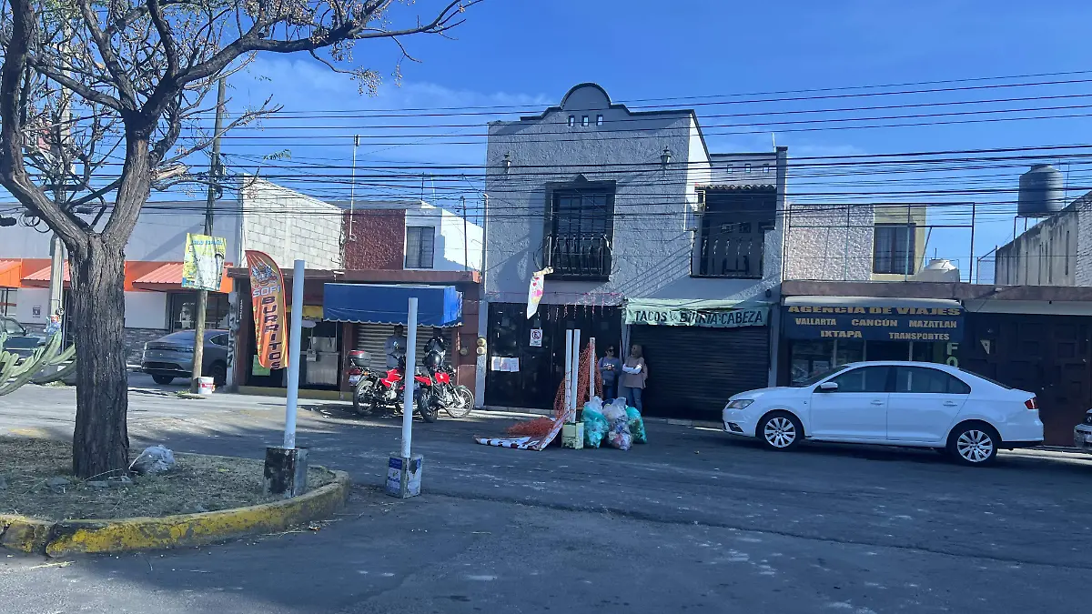 Parte desde la calle esmeralda hasta av México 
