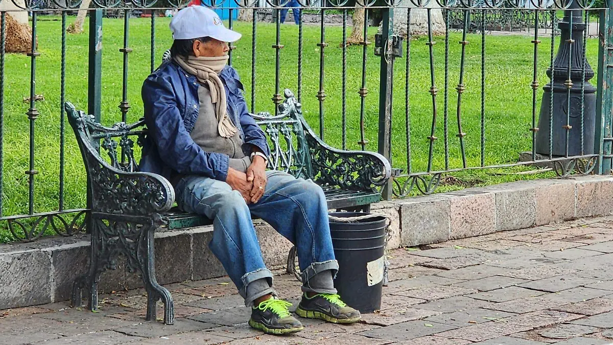 Las personas deben vacunarse contra la influenza y Covid-19.