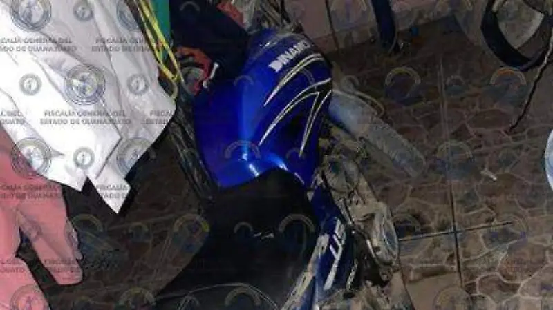 Una moto en color azul se aseguró